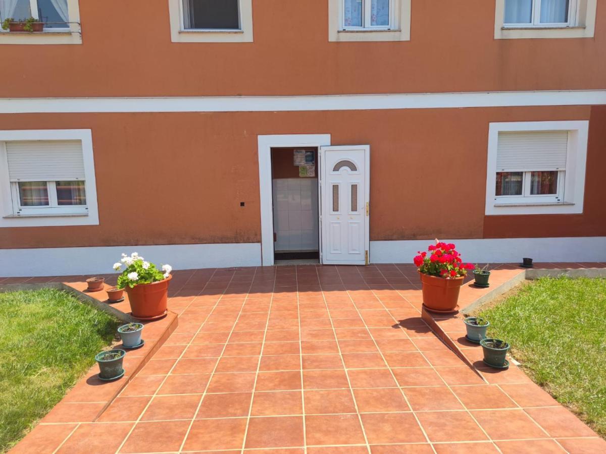 Apartamentos Turisticos Lemos O Pedrouzo Exterior photo